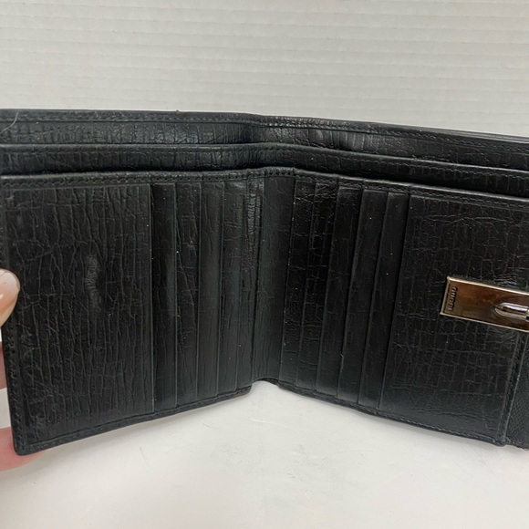 Gucci Black GG Monogram Wallet with Silver Horsebit Ring Clasp - Picture 7 of 11